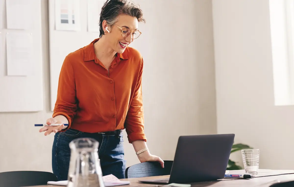 Client Pitch 101: Expert Advice on How to Market Yourself as a Freelancer